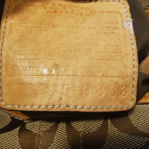 Coach 9363 East West Demi Baguette Gently Used Condition - Picture 4 of 15